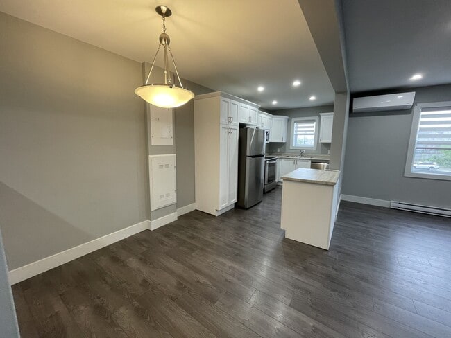 Building Photo - 20 Parks St Unit 4