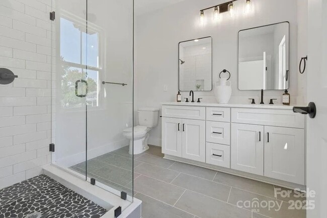 Photo - 3127 Columbus Cir