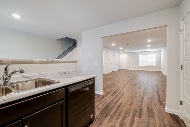Photo - 3 Bed 2.5 Bath, Multiple Townhomes Units A...