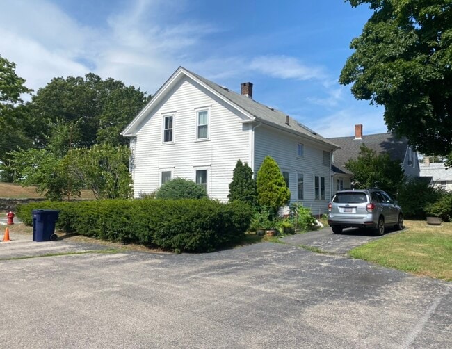 Building Photo - 84 Phillips St Unit 84 Philips Street #2 Rental