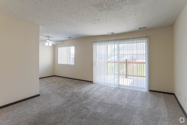 2BR, 1BA - 1,000SF