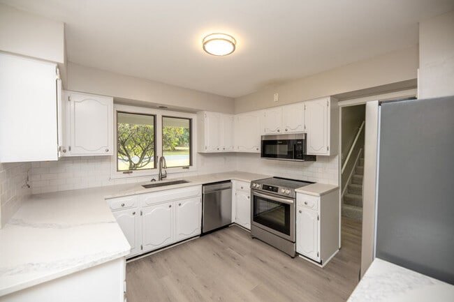 Photo - Large Home in Far North Peoria