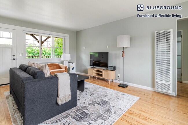 Photo - 317 Hawthorne Ave Unidad FL2-ID2009