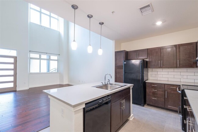 Building Photo - South Austin Serenity Rental
