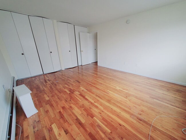 Photo - 960 Hope St Unidad 1