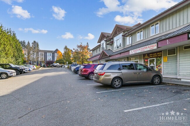 Photo - Bright & Spacious 2 Bed / 2 Bath Condo in ... Unit 201