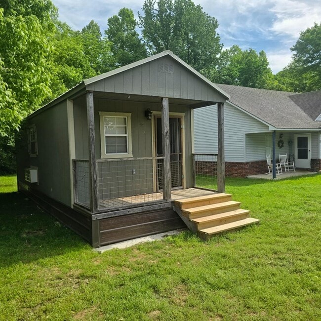 Building Photo - 121 Green Lane