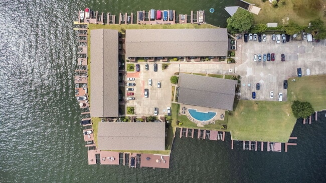 Photo - Welcome to your lakeside sanctuary in the ... Unidad 116