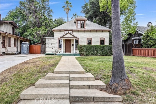 Building Photo - 1555 Diamond Ave Rental