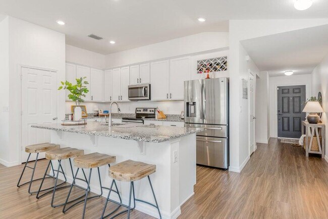 Photo - 5940 NW Pine Trail Cir