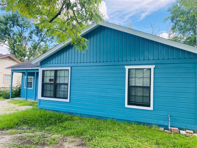 Photo - 7547 Laura Koppe Rd