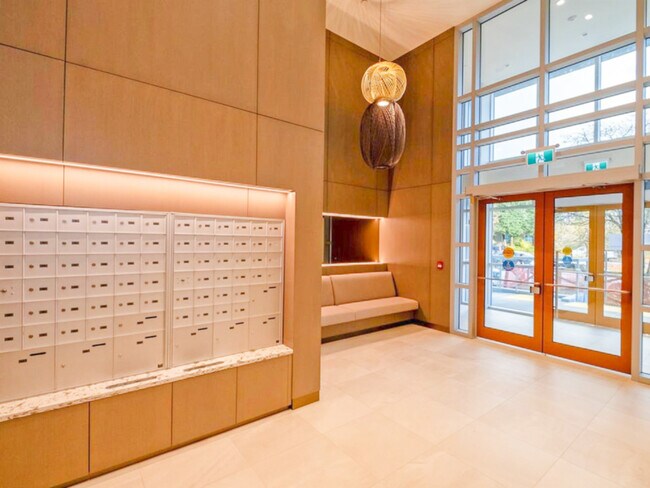 Photo - 5289 Cambie St