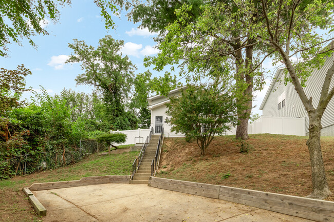 Building Photo - 6214 Kolb St Rental