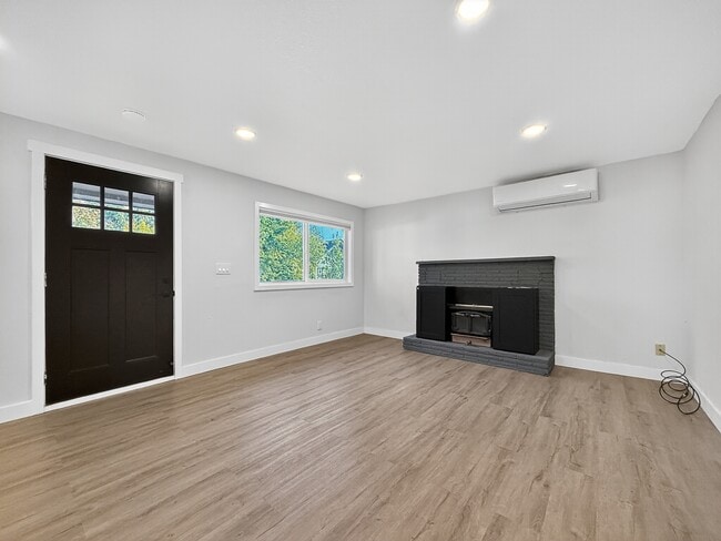 Photo - 8441 47th Ave S
