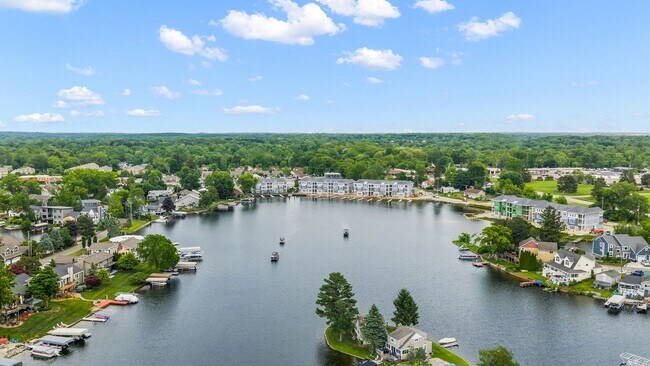 Mystic Cove - Luxury Lakefront Living