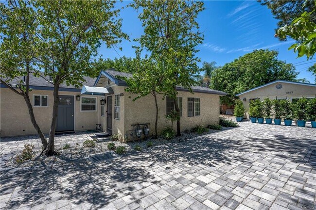 Photo - 6631 Radford Ave Unit 6631