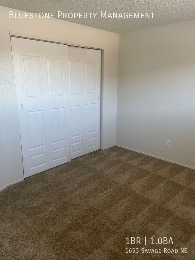 Photo - 1653 Savage Rd NE