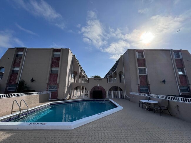 Photo - 1100 SE 4th Ave Unit 35