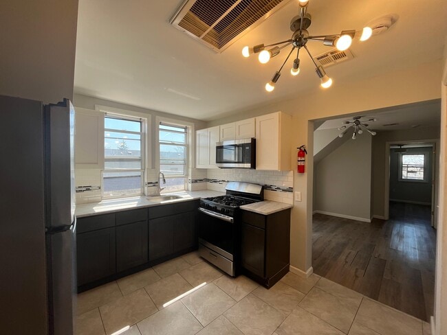 Photo - 223 Cator Ave Unidad 3