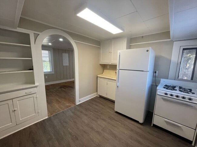 Photo - ((MOVE IN SPECIAL)) Simply the BEST! Adora...