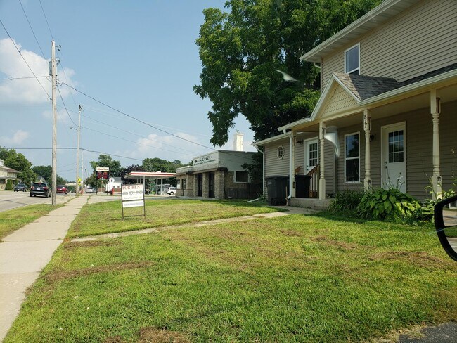 Photo - 617 W Main St Unit 2