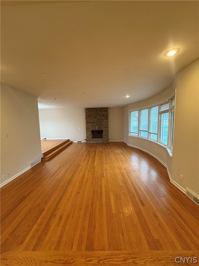 Photo - 215 Locksley Rd