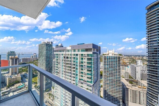 Building Photo - 1060 Brickell Ave Unit 4307 Rental