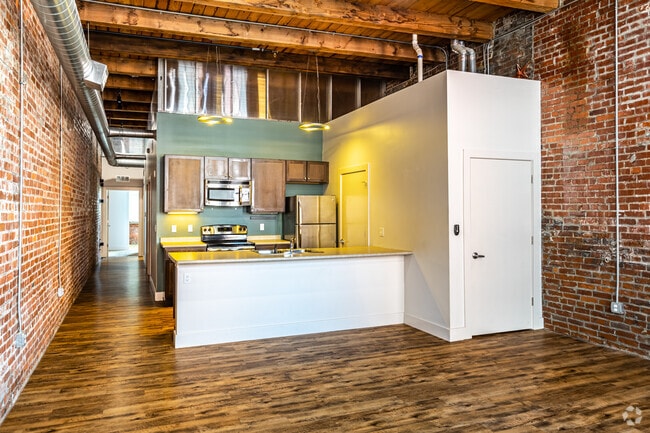 3BR, 2BA - 1296SF