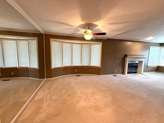 Photo - 805 N 131st Plz