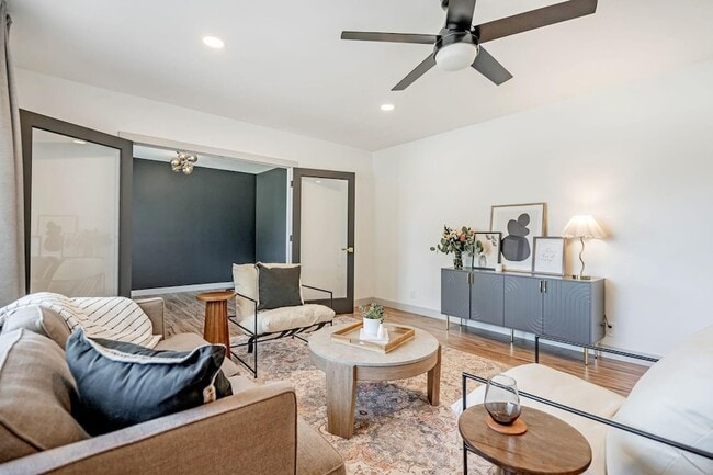 Photo - 7018 N 13th St