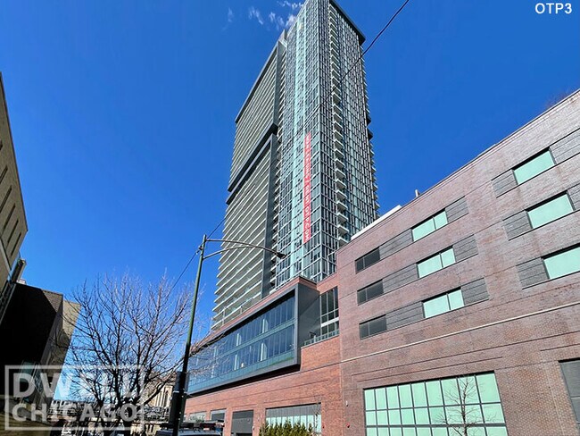 Photo - 1147 N Wells St