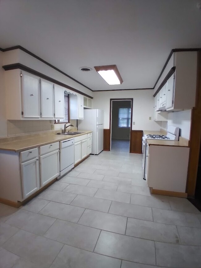 Photo - 100 Meadow Pl