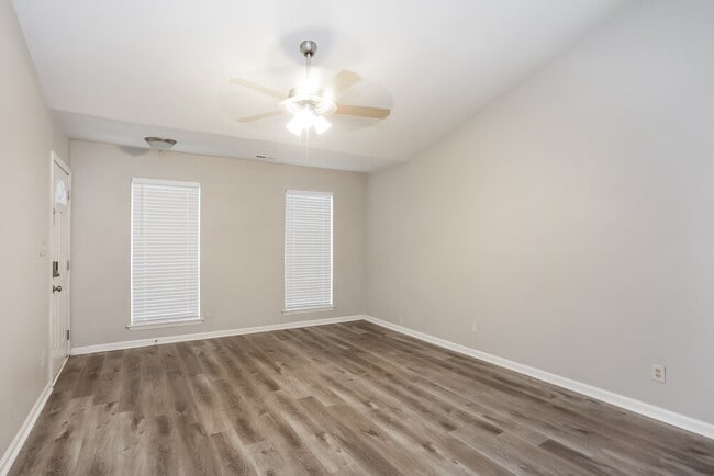 Photo - 8338 Houndstooth Dr