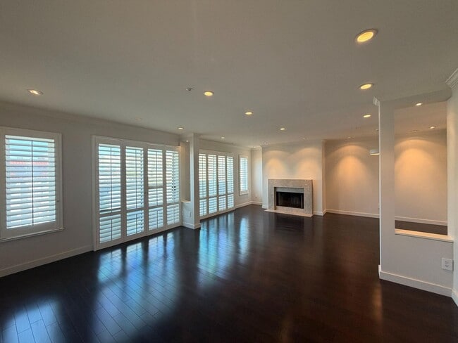 Building Photo - 2050 Divisadero St Unit 3