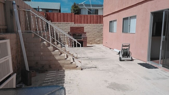 Photo - 4 Bedroom 3 bath house with 2 Car Garage