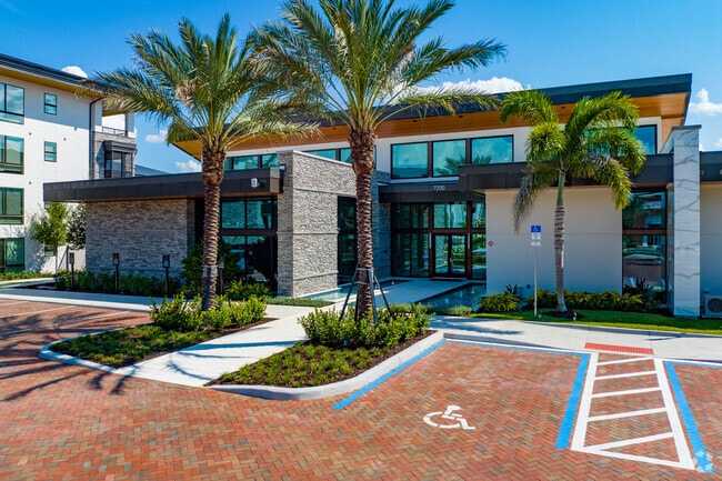 7200 Azure Cir Orlando, FL 32836