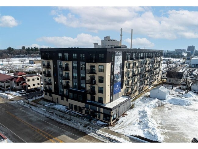 Photo - 28 7th St NE Unidad Foundry