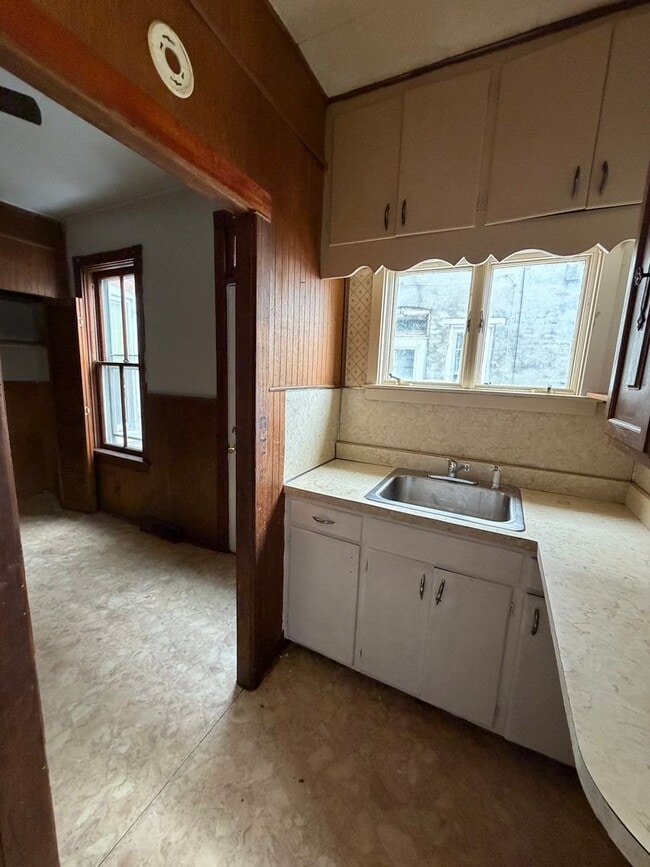 Photo - 5 Bedroom Pet Friendly House in Lancaster!