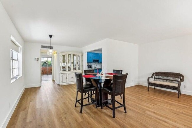 Photo - 473 Capri G Unidad J