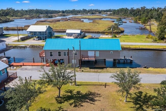 7230 Pirates Cove