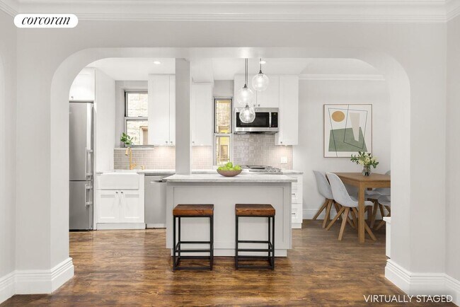 Photo - 210-218 W 19th St