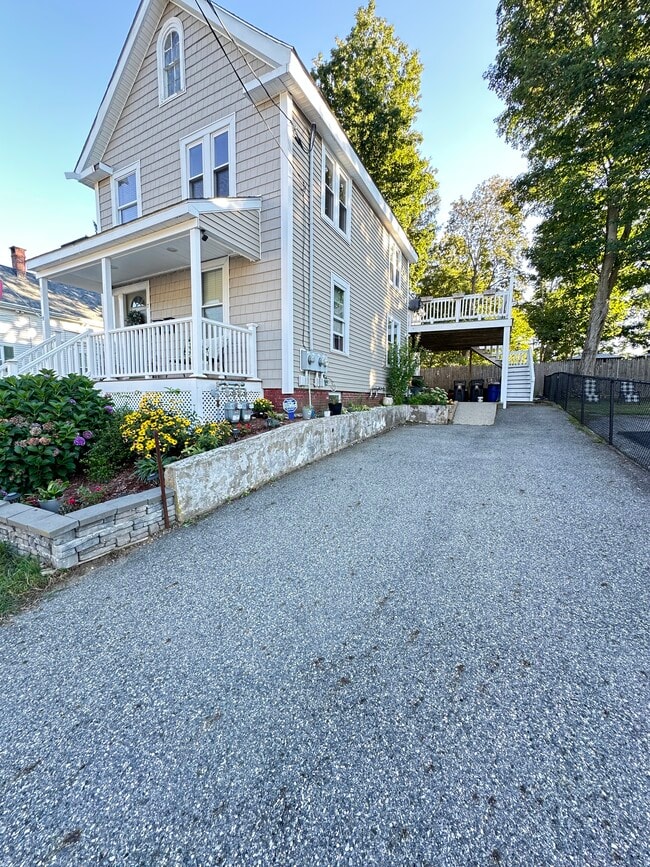 Building Photo - 7 Race St Unit Race St Rental