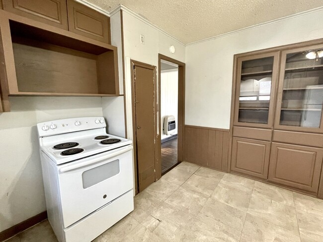 Photo - 111 5th Ave NW