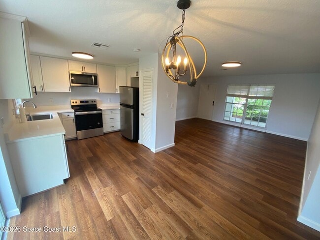 Photo - 3247 Galleon Ave NE