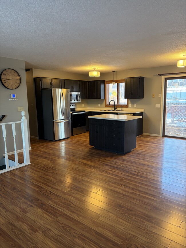 Photo - 1018 N Benton Dr