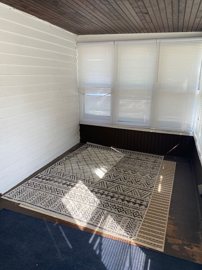 Photo - 3 Bedroom / 2 Bathroom