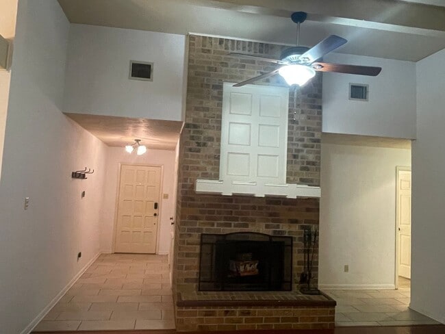 Photo - 920 Shumard Oak St