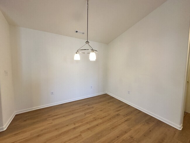 Photo - 4303 Summer Brook Ln