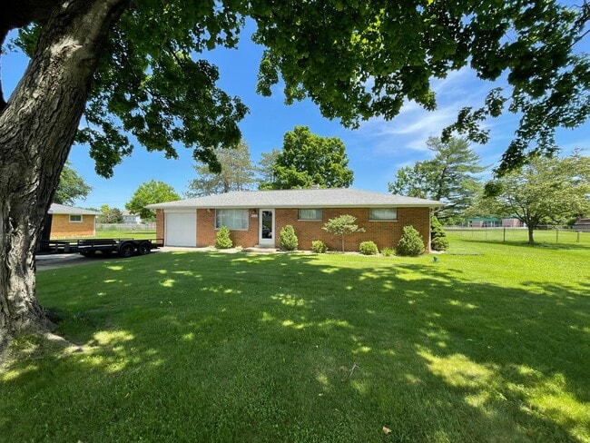 Building Photo - 3050 Axe Dr