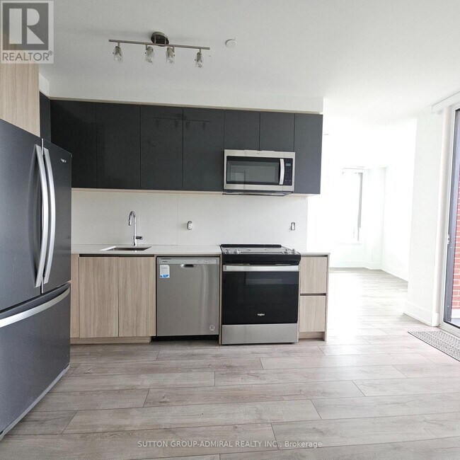 Photo - 3100 Keele St Unit 816